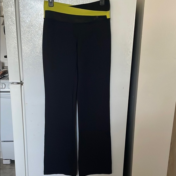 lululemon athletica Pants - Lululemon Women's Black‎ and Lime Waistband Bl Pants No Size
